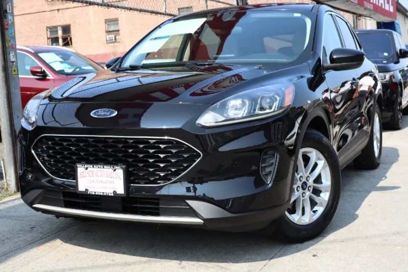 2020 Ford Escape SE photo 1