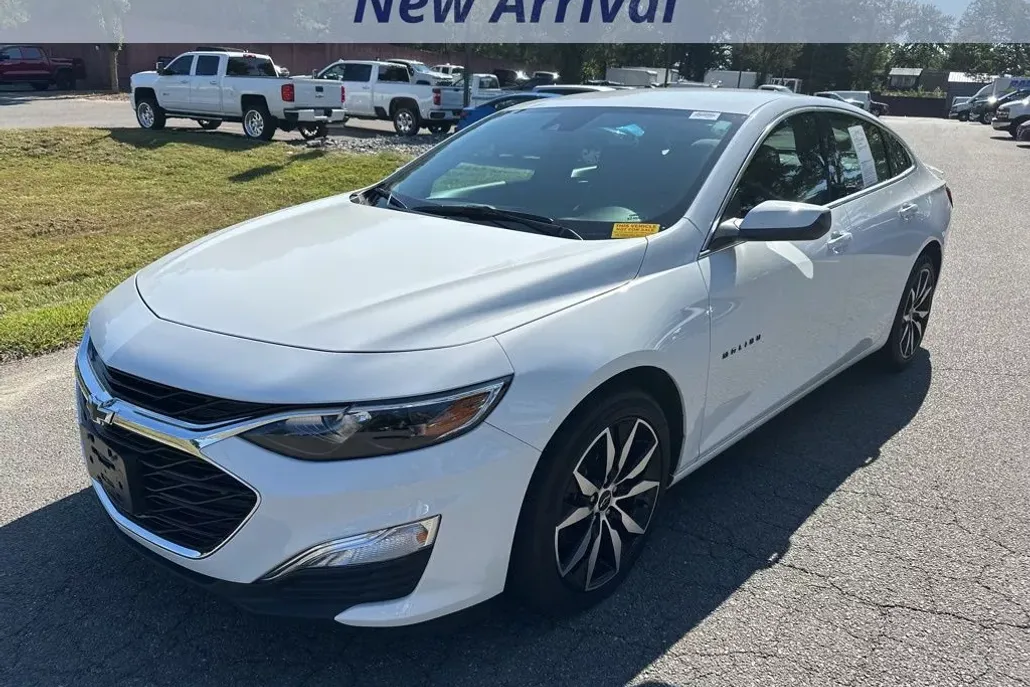2024 Chevrolet Malibu RS photo 1