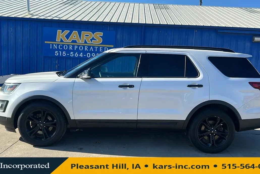 2016 Ford Explorer Sport photo 1