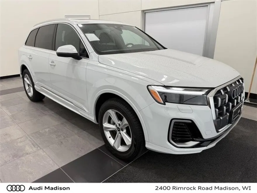 2025 Audi Q7 55 Premium photo 1