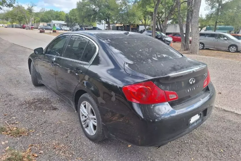 2013 Infiniti G37 photo 1