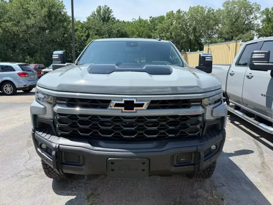 2024 Chevrolet Silverado 1500 ZR2 photo 1