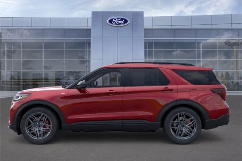 2025 Ford Explorer ST-Line photo 1