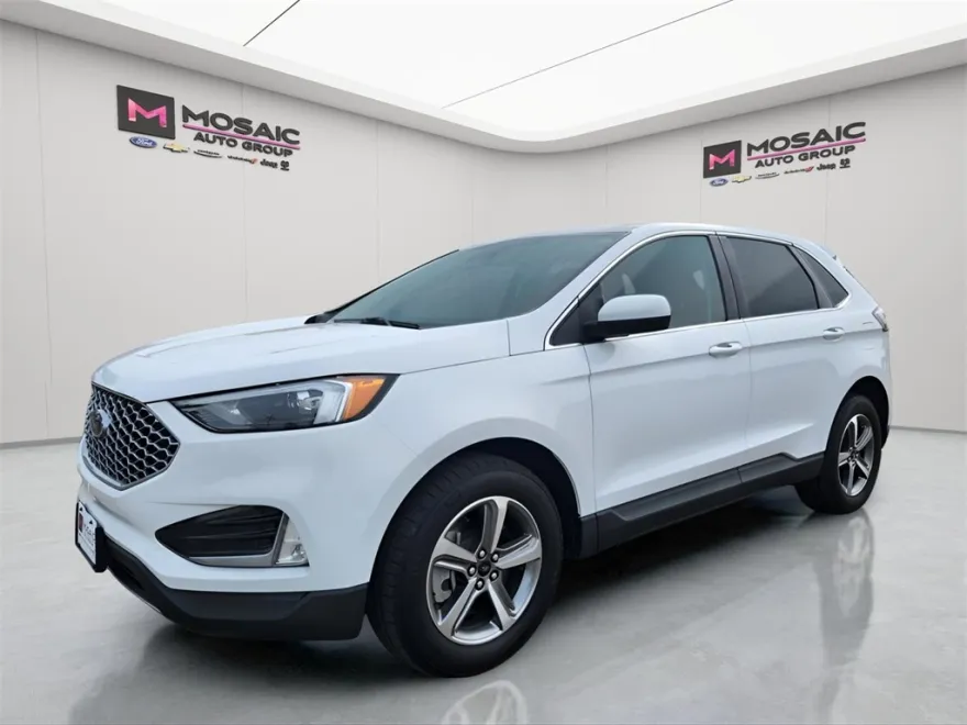 2023 Ford Edge SEL photo 1