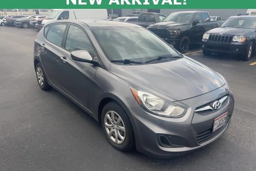 2014 Hyundai Accent GS photo 1