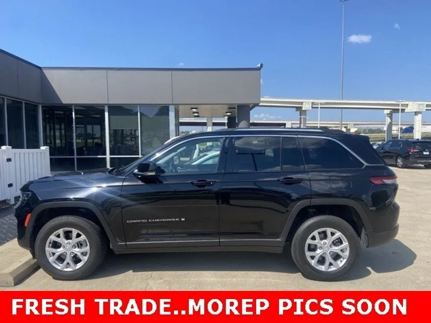 2023 Jeep Grand Cherokee Limited photo 1