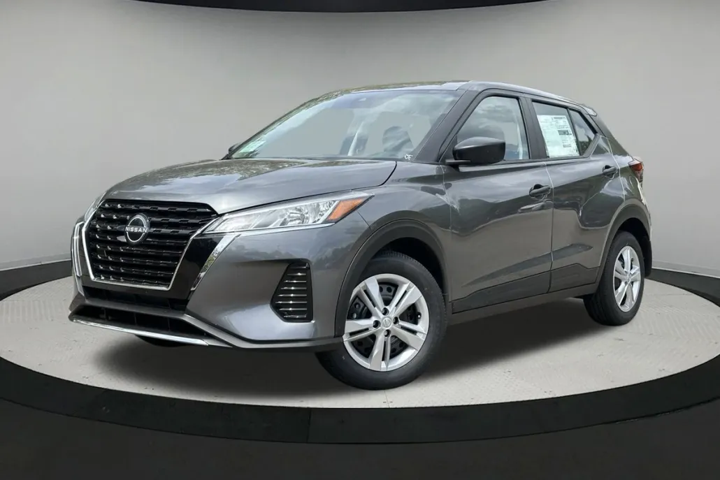 2025 Nissan Kicks Play S photo 1