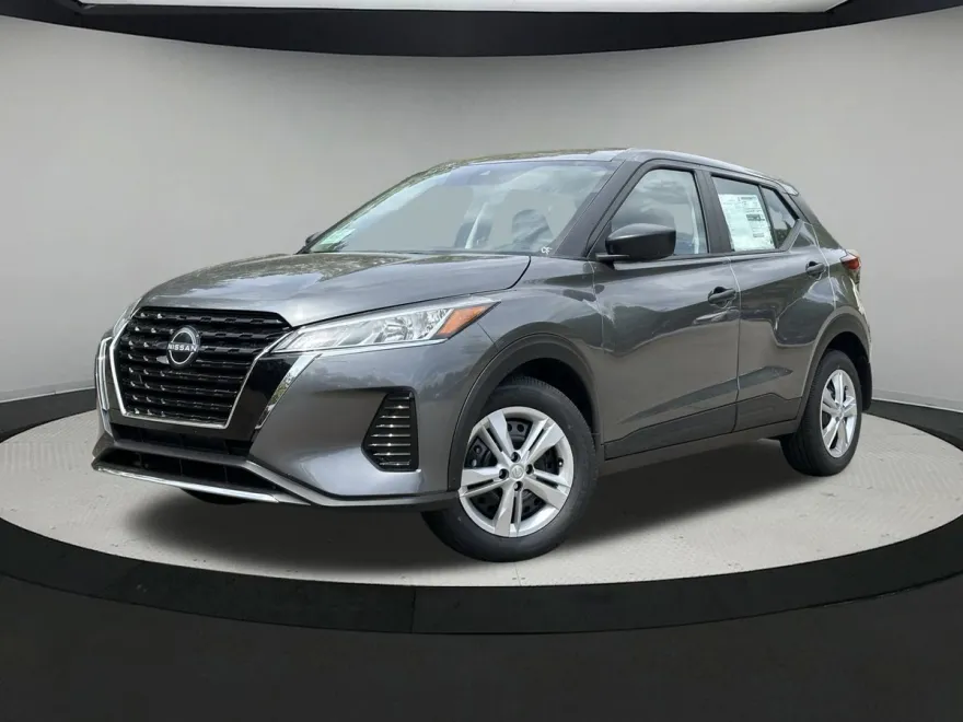 2025 Nissan Kicks Play S photo 1