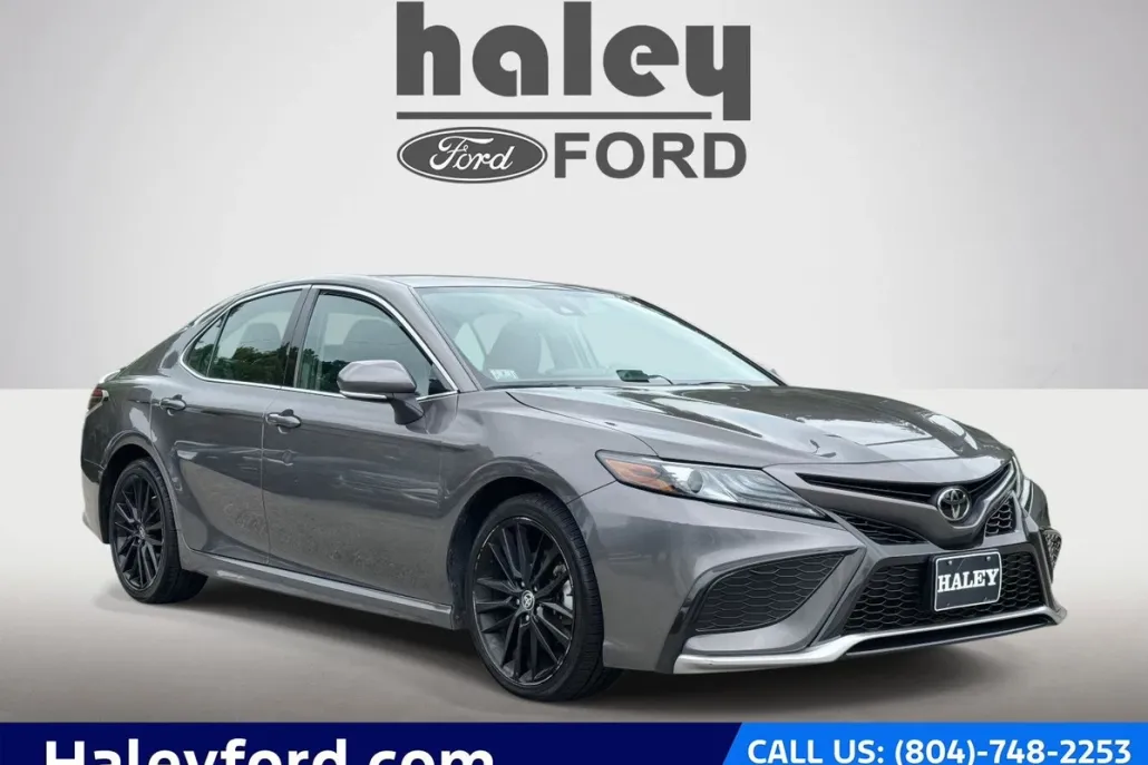 2023 Toyota Camry XSE photo 1