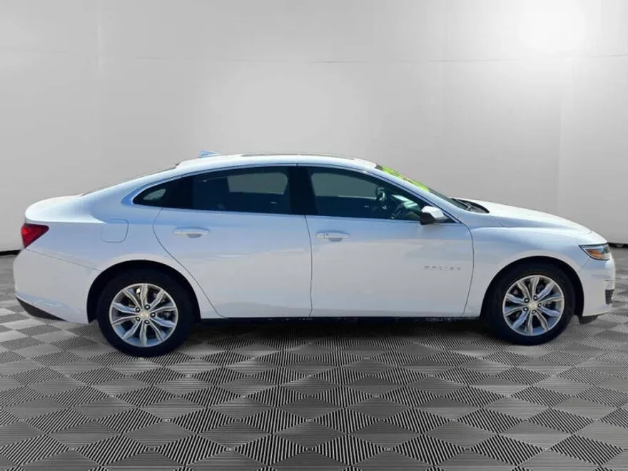 2024 Chevrolet Malibu 1LT photo 1
