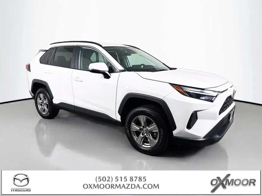 2022 Toyota RAV4 XLE photo 1