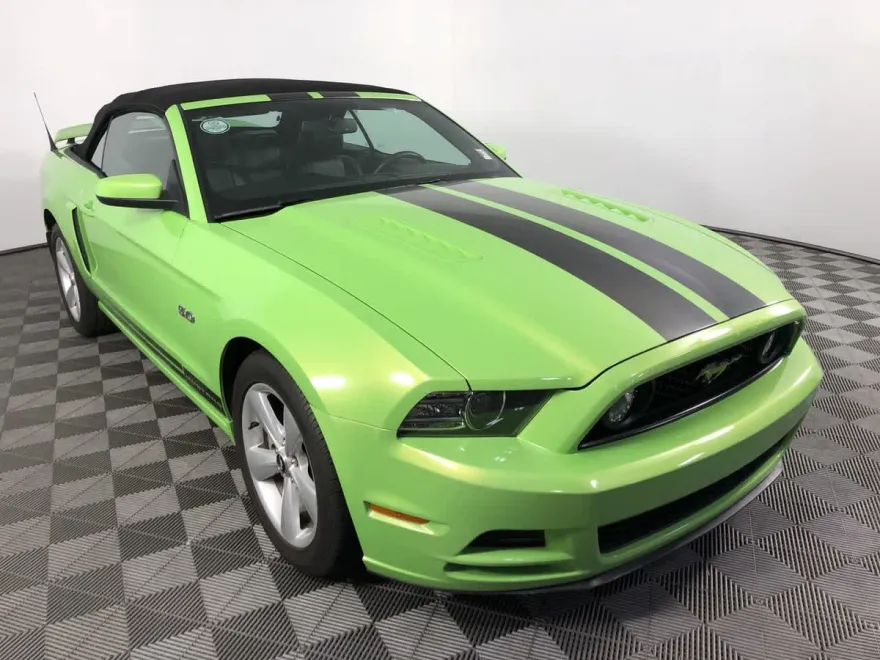 2013 Ford Mustang GT Premium Convertible photo 1