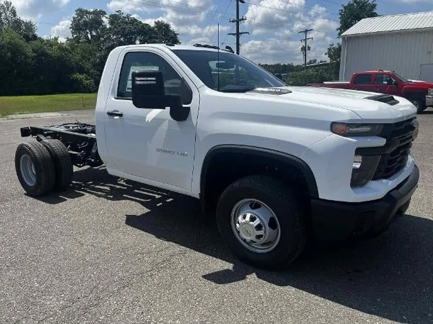 2025 Chevrolet Silverado 3500HD Work Truck photo 1