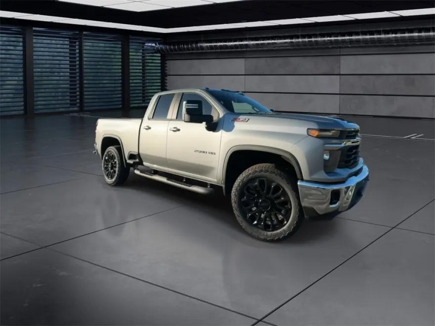 2026 Chevrolet Silverado 2500HD LT photo 1