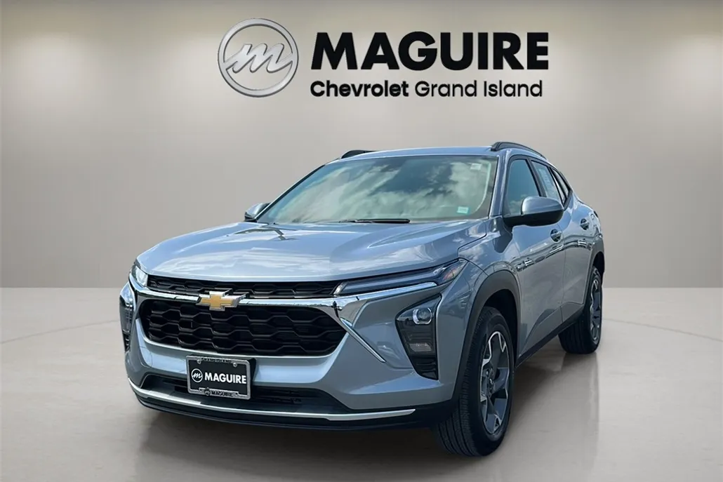 2024 Chevrolet Trax LT photo 1