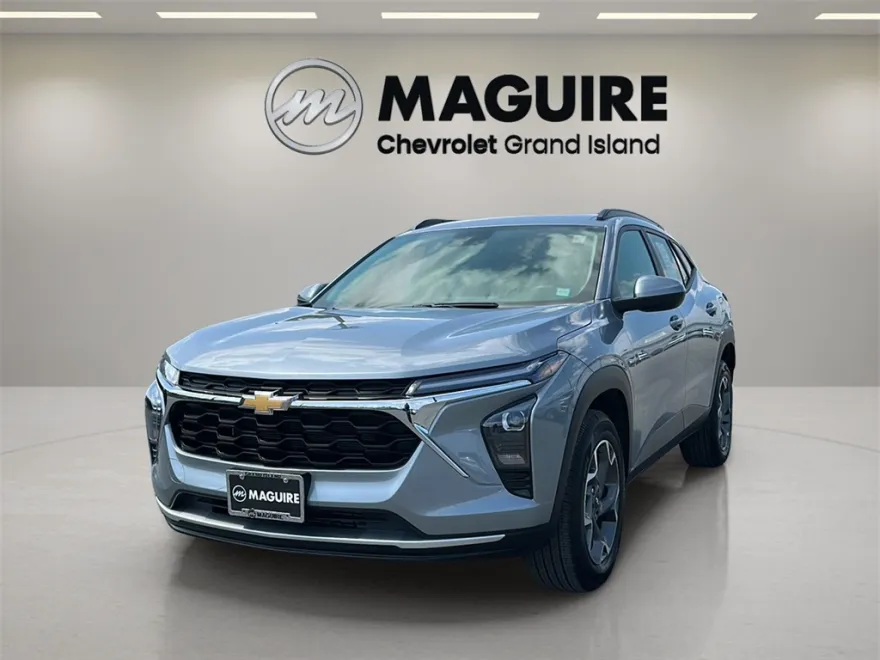 2024 Chevrolet Trax LT photo 1