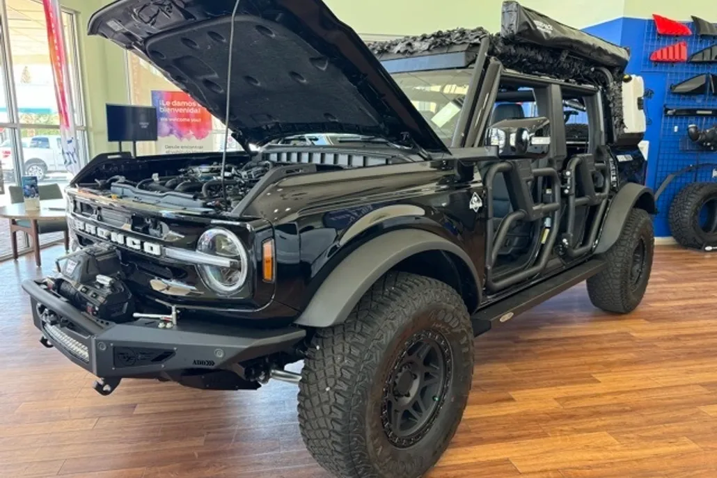2024 Ford Bronco Outer Banks photo 1