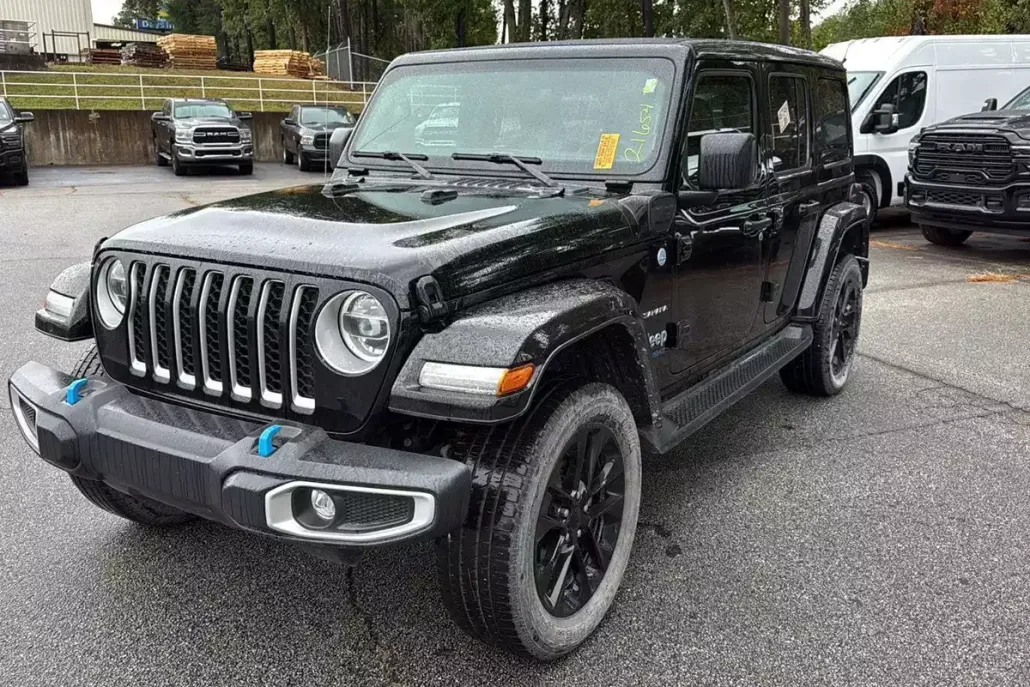 2022 Jeep Wrangler 4xe Unlimited Sahara photo 1