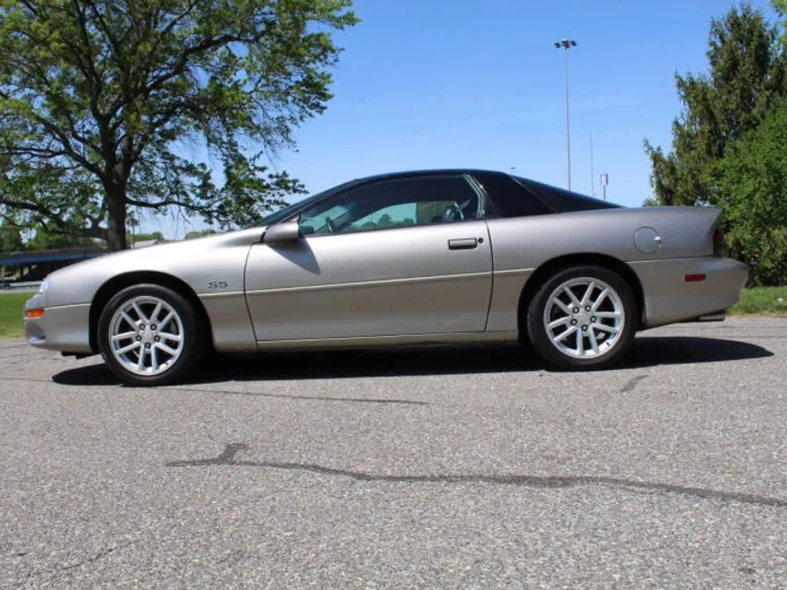 2002 Chevrolet Camaro Sport Coupe photo 1