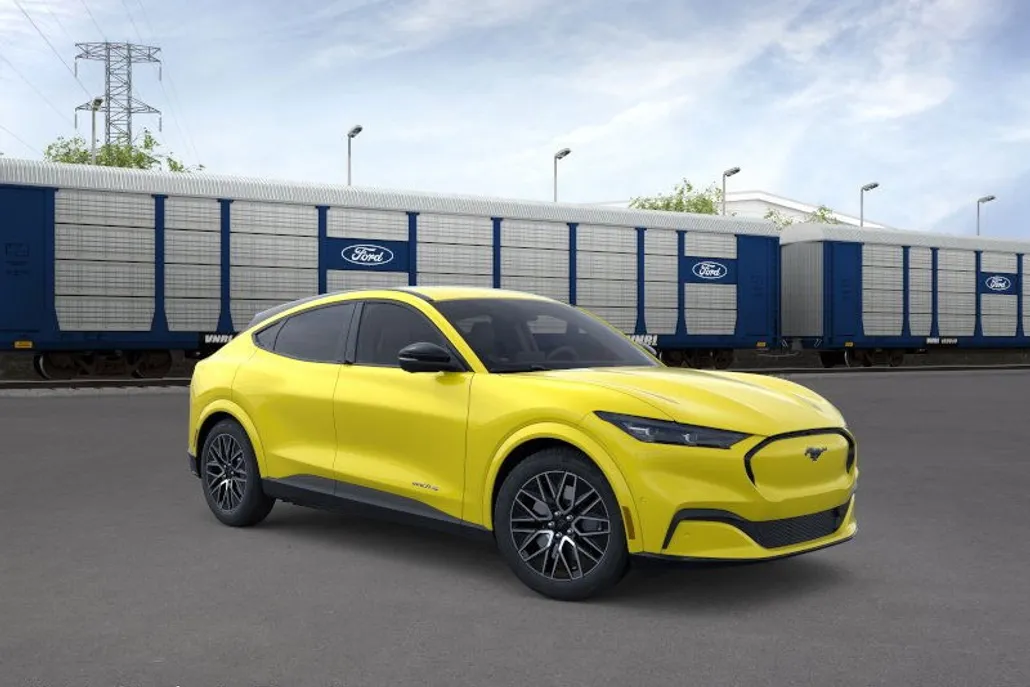 2025 Ford Mustang Mach-E Premium photo 1