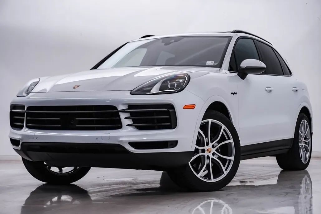 2023 Porsche Cayenne E-Hybrid Platinum Edition photo 1