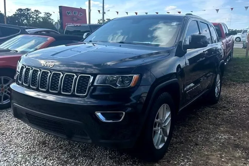 2018 Jeep Grand Cherokee Laredo photo 1
