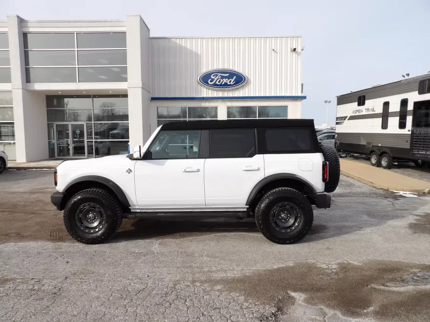 2024 Ford Bronco Outer Banks photo 1
