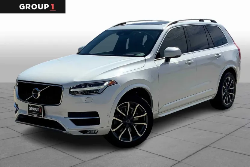 2018 Volvo XC90 Momentum photo 1