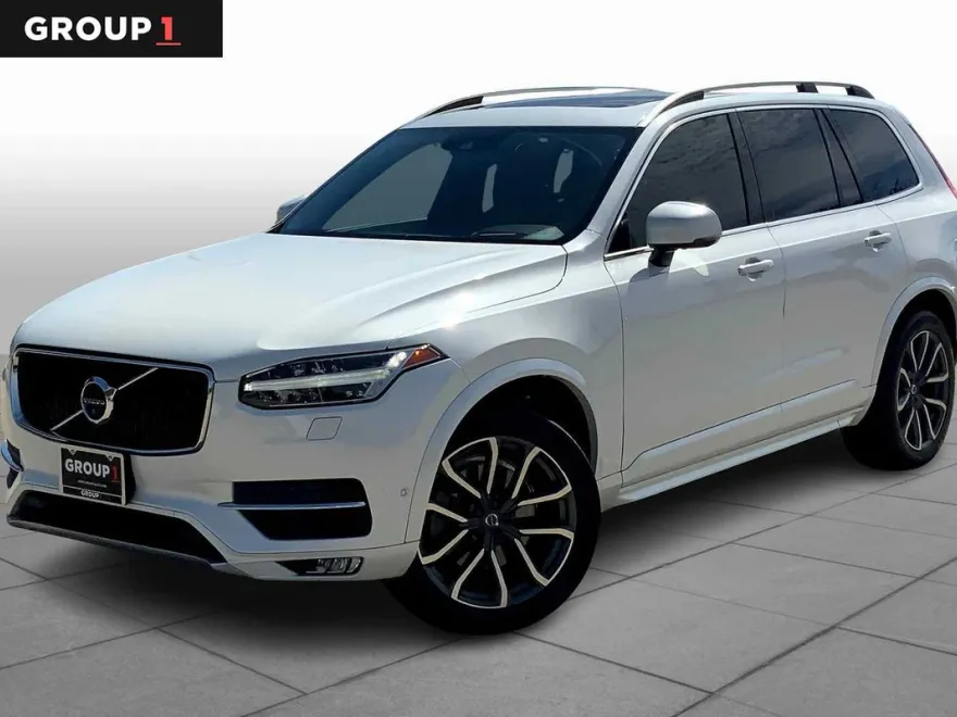2018 Volvo XC90 Momentum photo 1