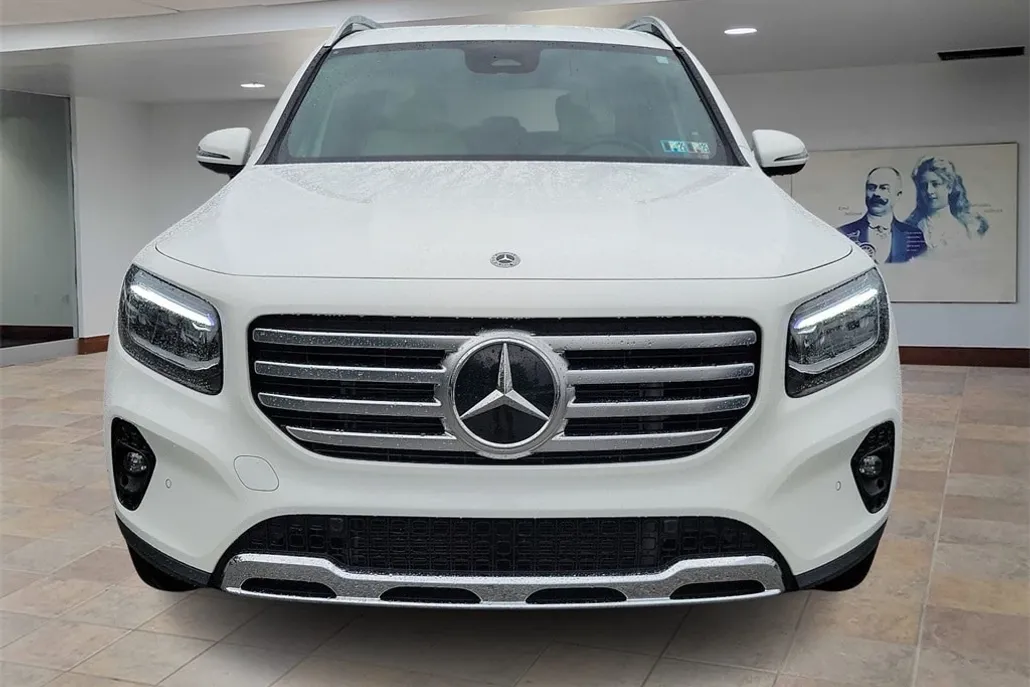2024 Mercedes Benz GLB 250 photo 1