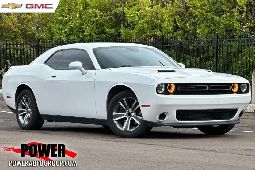 2018 Dodge Challenger SXT photo 1