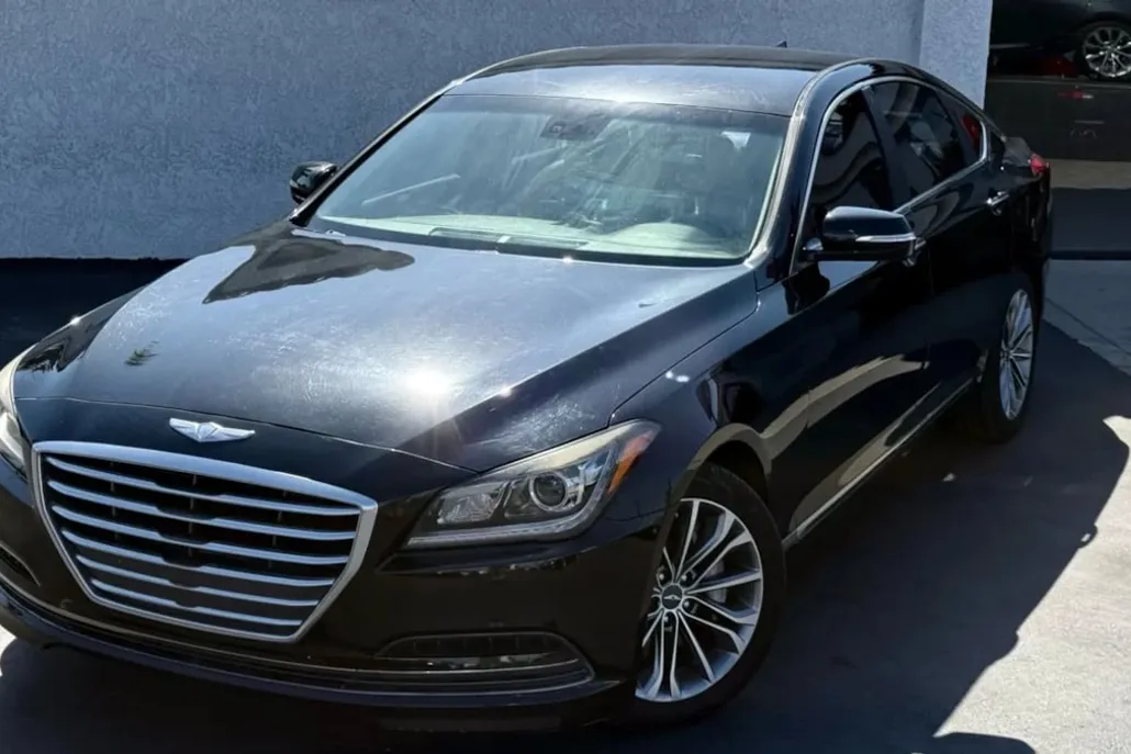 2016 Hyundai Genesis 3.8 photo 1