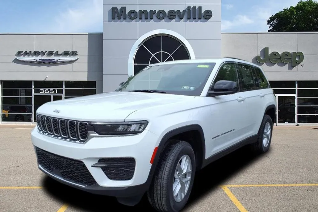 2025 Jeep Grand Cherokee Laredo X photo 1