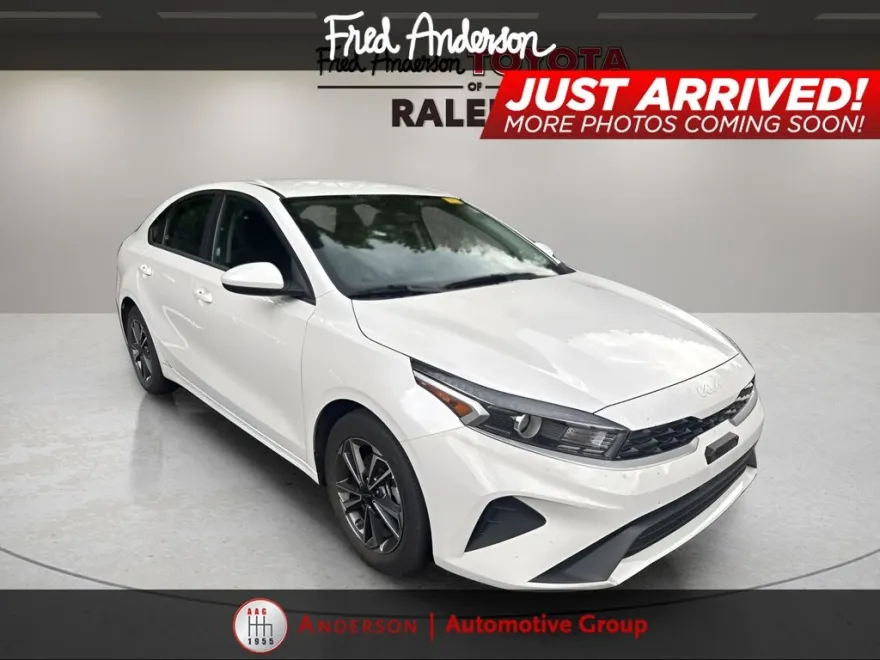 2024 Kia Forte LXS photo 1