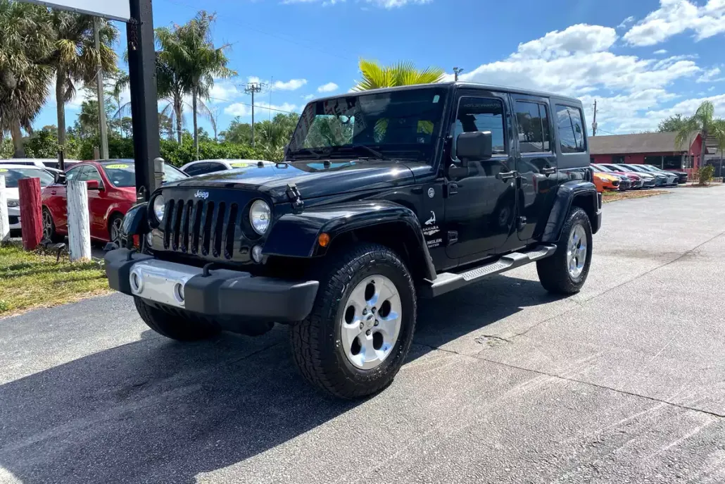 2014 Jeep Wrangler Unlimited Sahara photo 1