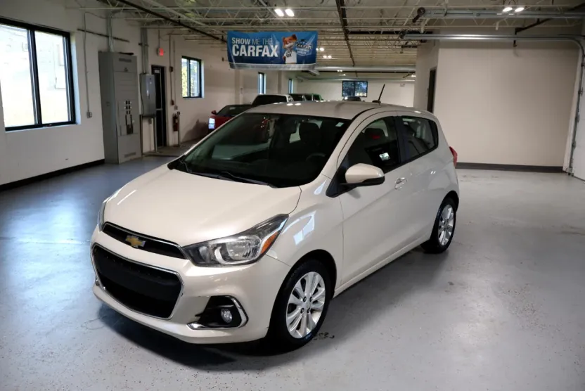 2016 Chevrolet Spark 1LT photo 1