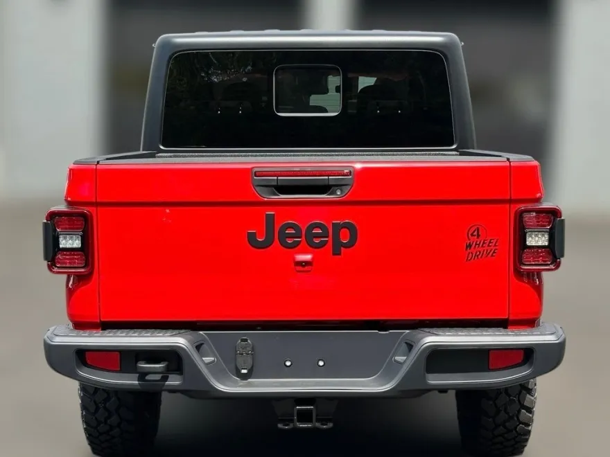 2025 Jeep Gladiator Willys photo 1