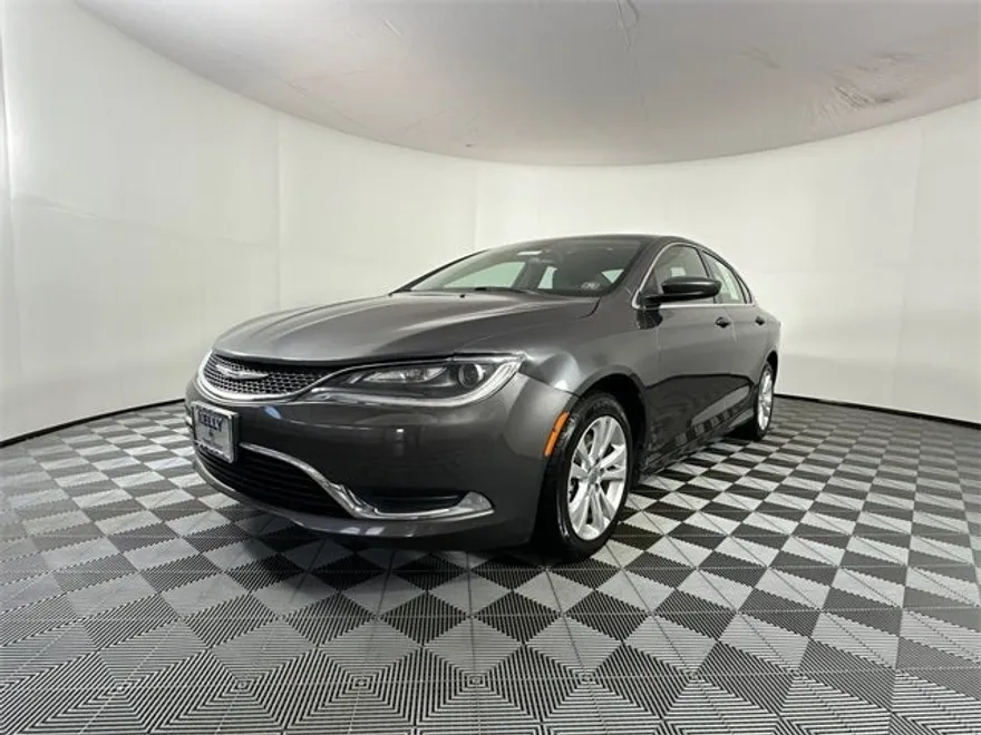 2015 Chrysler 200 Limited photo 1