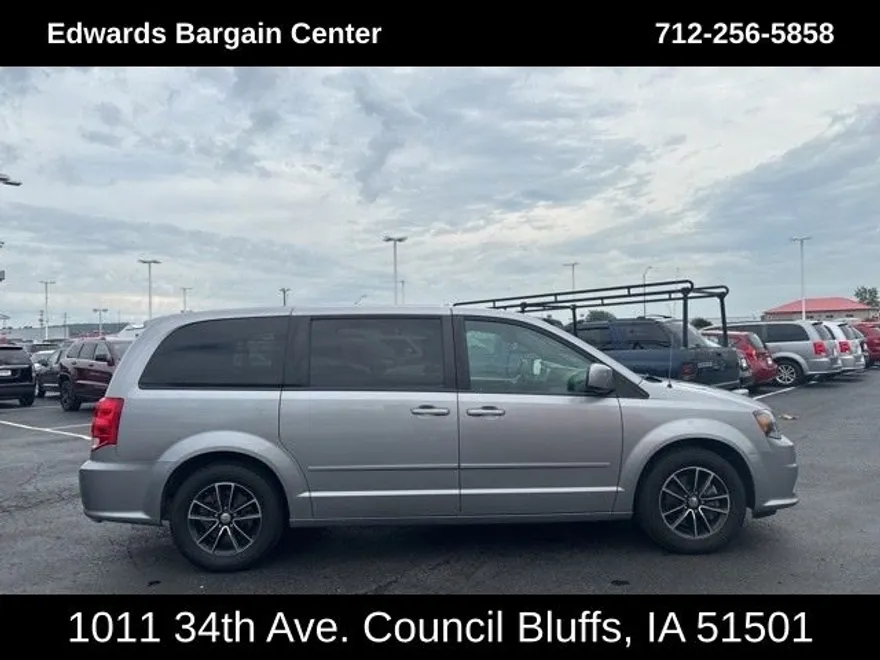 2017 Dodge Grand Caravan SE photo 1