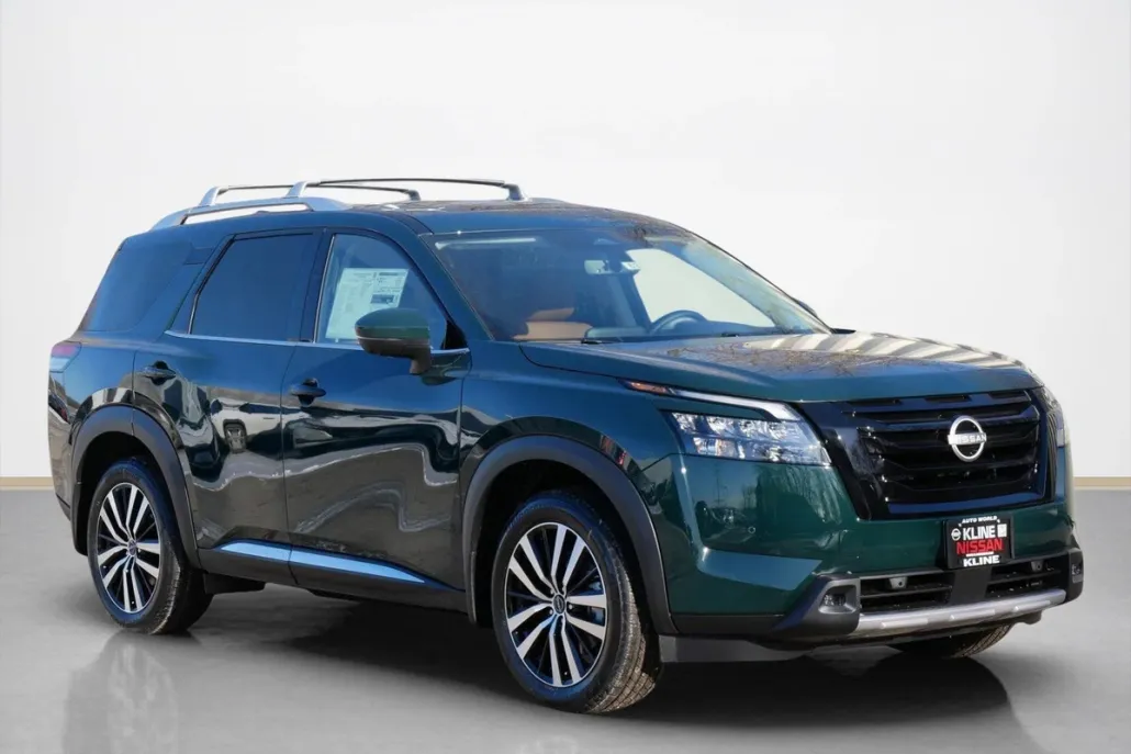 2025 Nissan Pathfinder Platinum photo 1