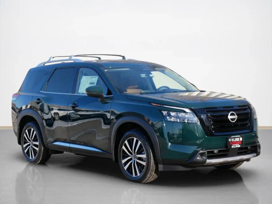 2025 Nissan Pathfinder Platinum photo 1