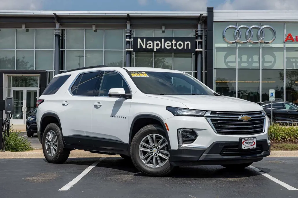 2022 Chevrolet Traverse Cloth 1LT photo 1