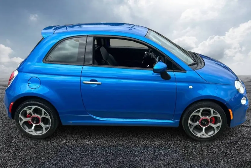 2016 Fiat 500 Sport photo 1