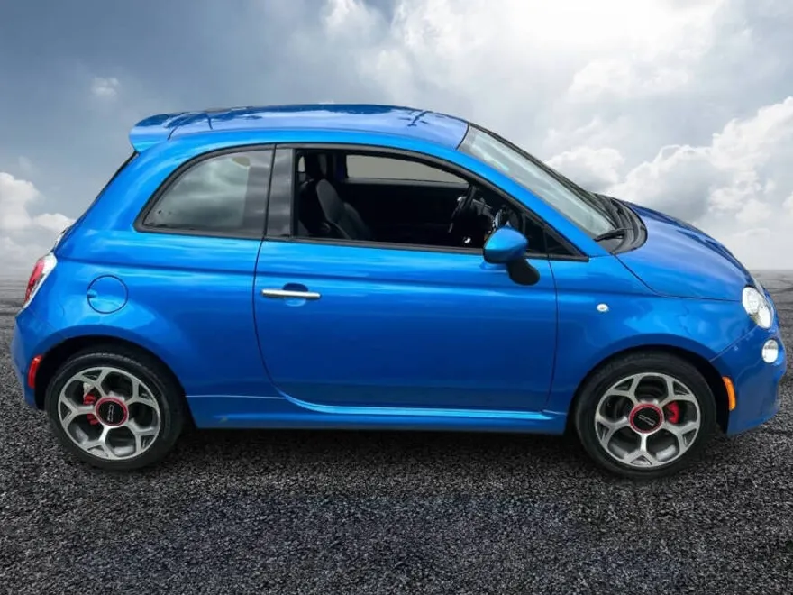 2016 Fiat 500 Sport photo 1