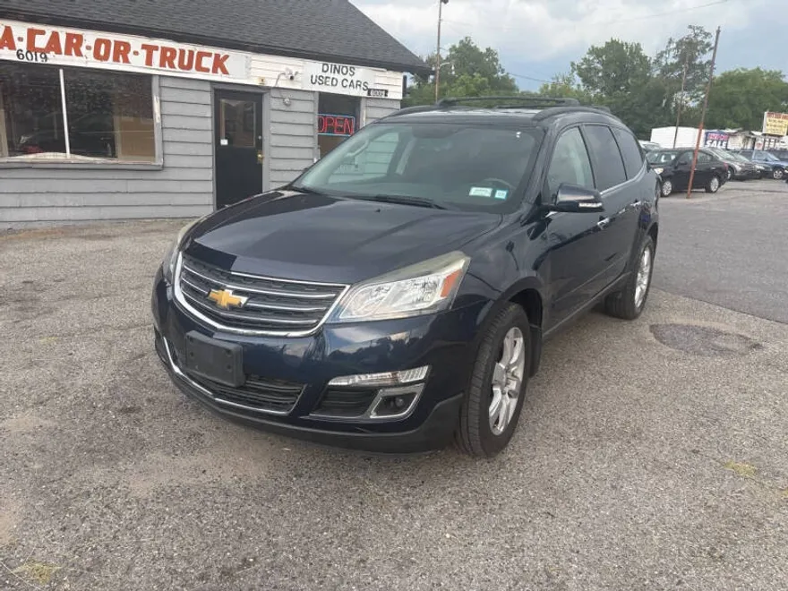 2017 Chevrolet Traverse 1LT photo 1