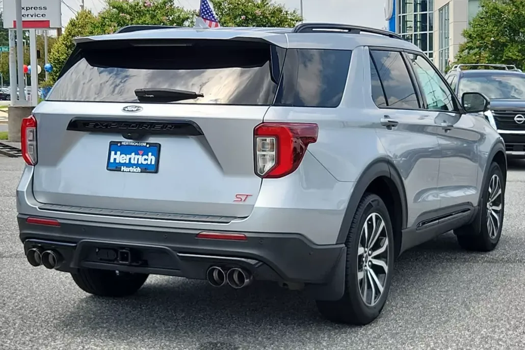2020 Ford Explorer ST photo 1