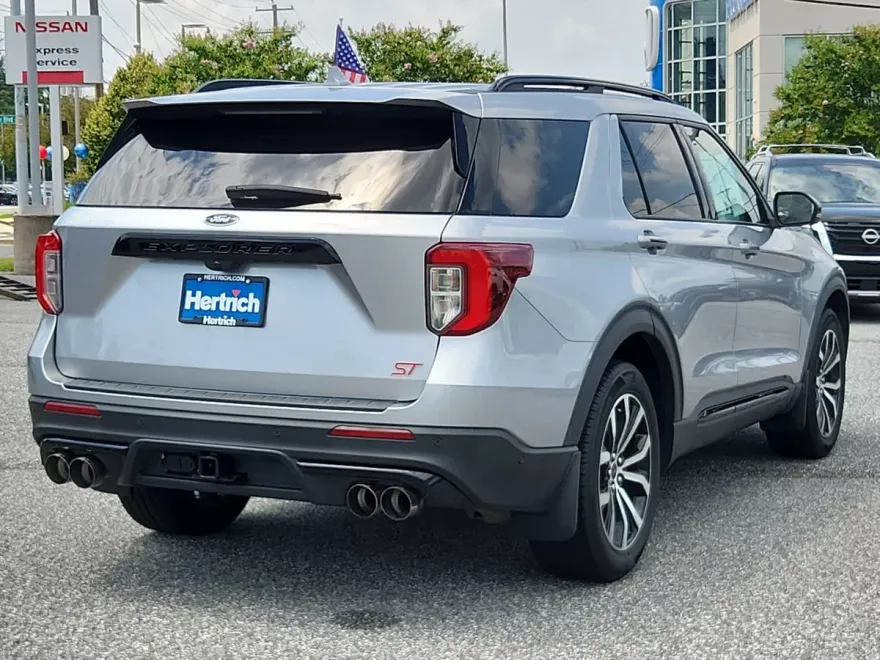 2020 Ford Explorer ST photo 1