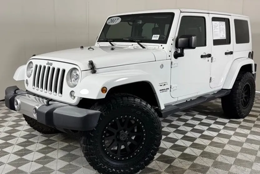 2017 Jeep Wrangler Unlimited Sahara photo 1