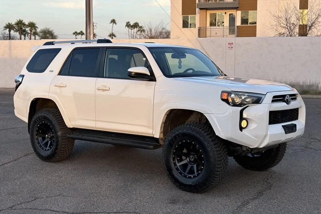 2020 Toyota 4Runner 4WD photo 1