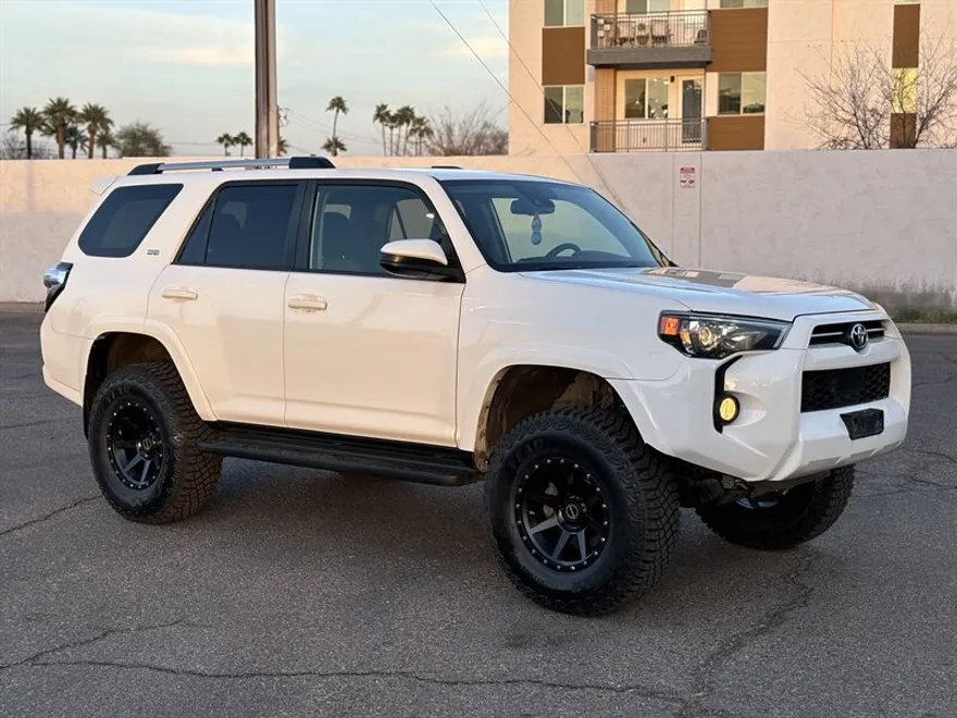 2020 Toyota 4Runner 4WD photo 1